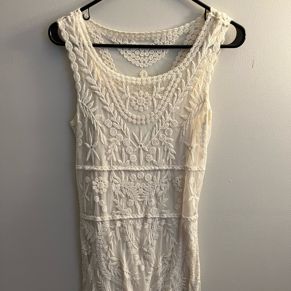 White lace dress